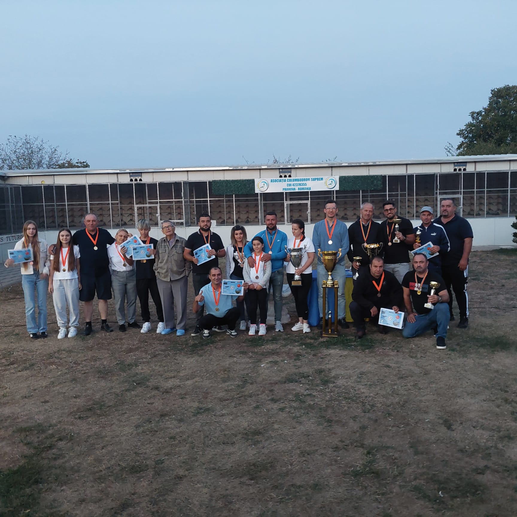 FELICITARI  CASTIGATORILOR   !!!  RESPECT   SI CONSIDERATIE CELOR INVINSI  !!